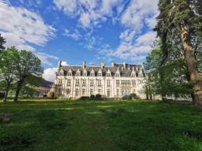 Grand appartement dans Château Néo-gothique